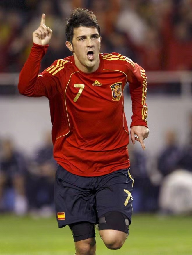 比利亚：2008欧洲杯西班牙夺冠之路的锋利箭头